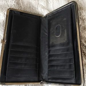 Shiny leather alligator skin print wallet.